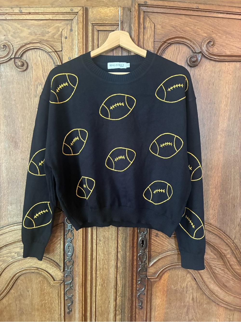 Ring Street Black & Yellow Football Stitching Knit Sweater Size Small - Picture 2 of 7